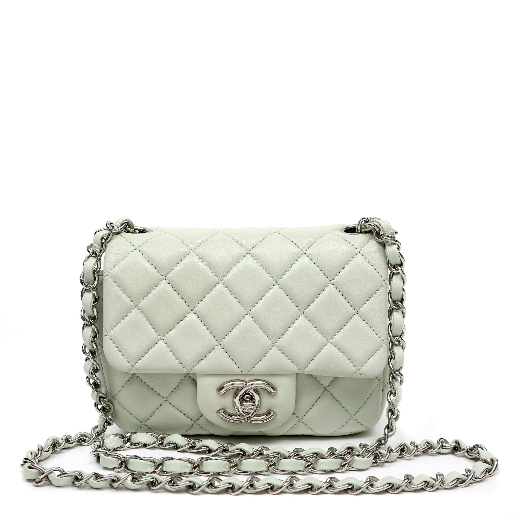 Chanel Crossbody Bags: Effortless Luxury for Everyday Life