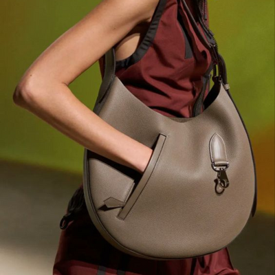 The Return of Elegance: The Arçon Bag by Hermès