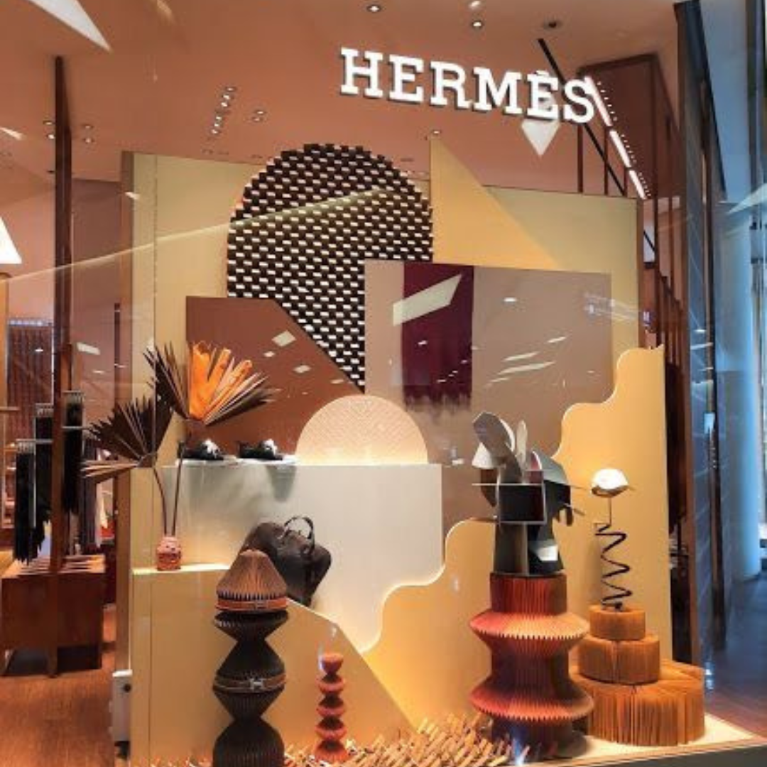 Hermès Window Displays: A Visual Showcase of Luxury and Creative Artistry