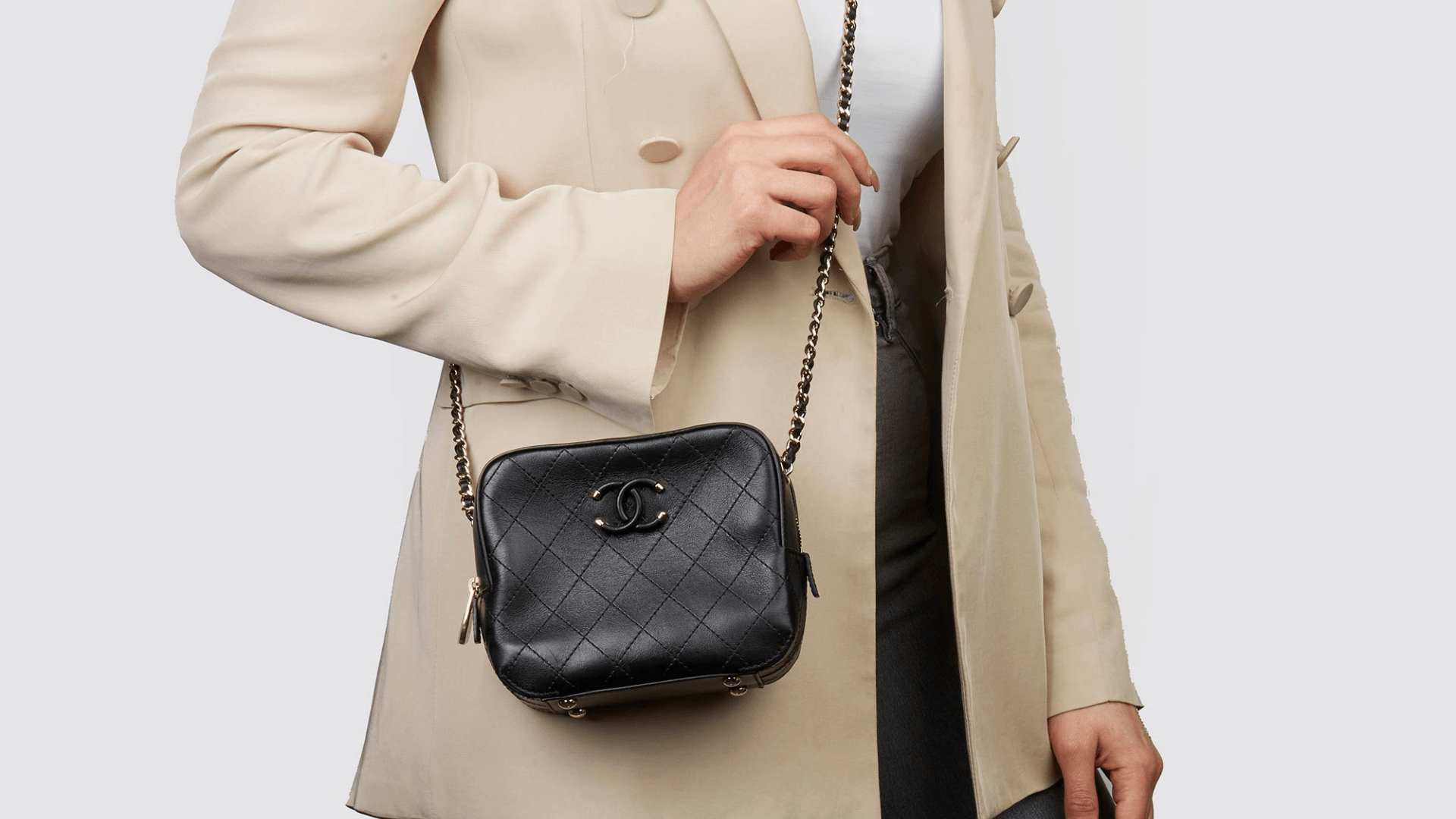 Vintage Chanel CC Camera Bag Gold Metallic Lambskin Gold Hardware – Madison  Avenue Couture