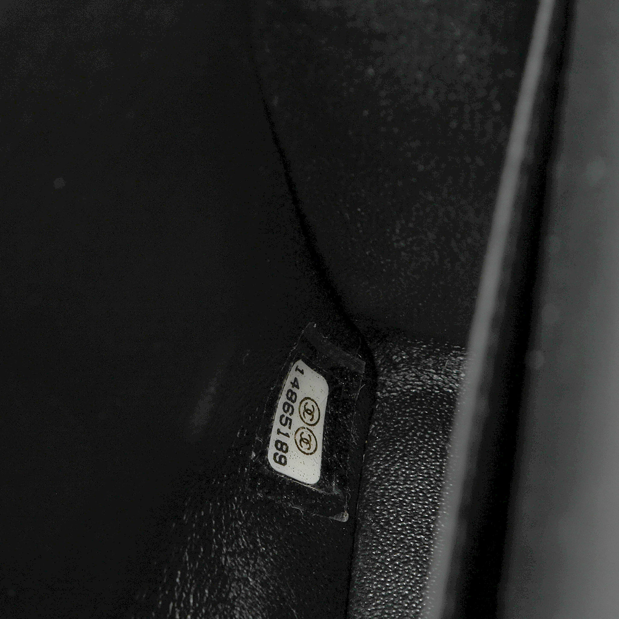 Chanel 2.55 Reissue Med White Black Tweed Garden Charms