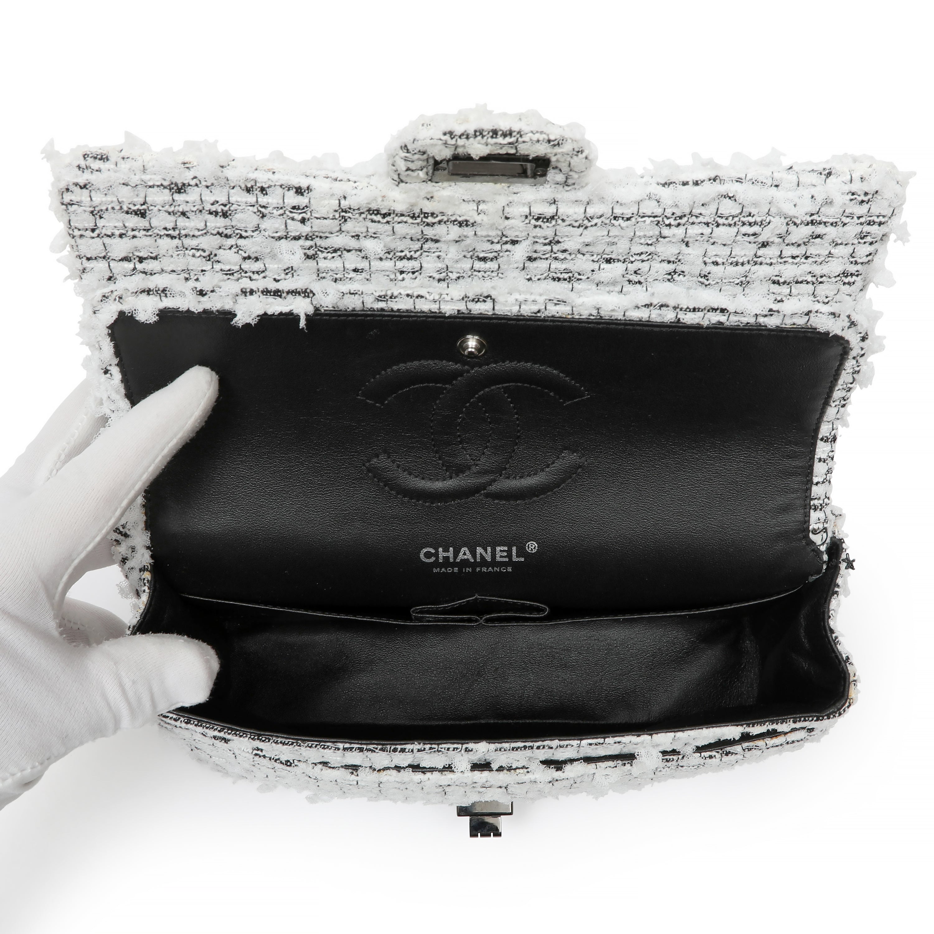 Chanel 2.55 Reissue Med White Black Tweed Garden Charms