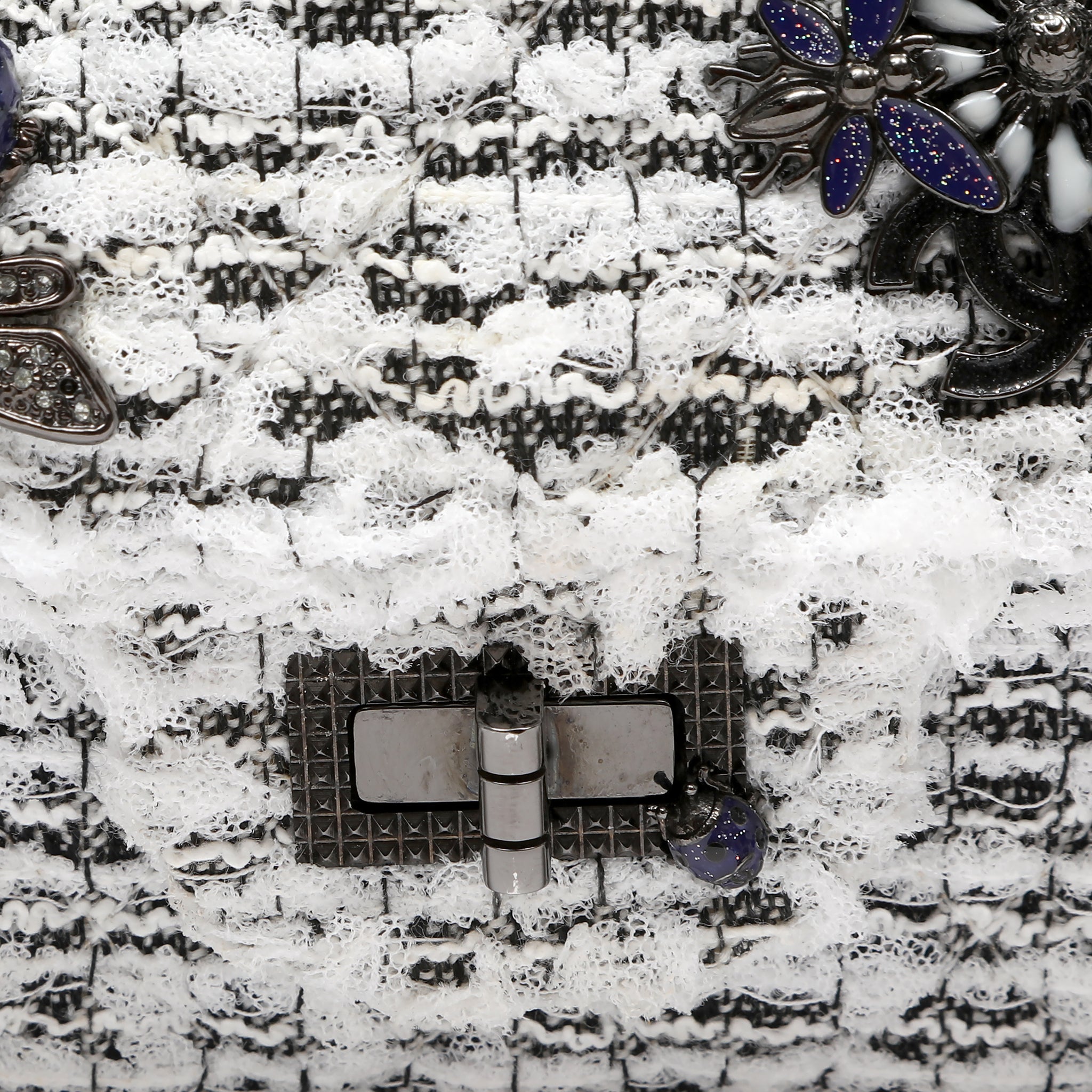 Chanel 2.55 Reissue Med White Black Tweed Garden Charms
