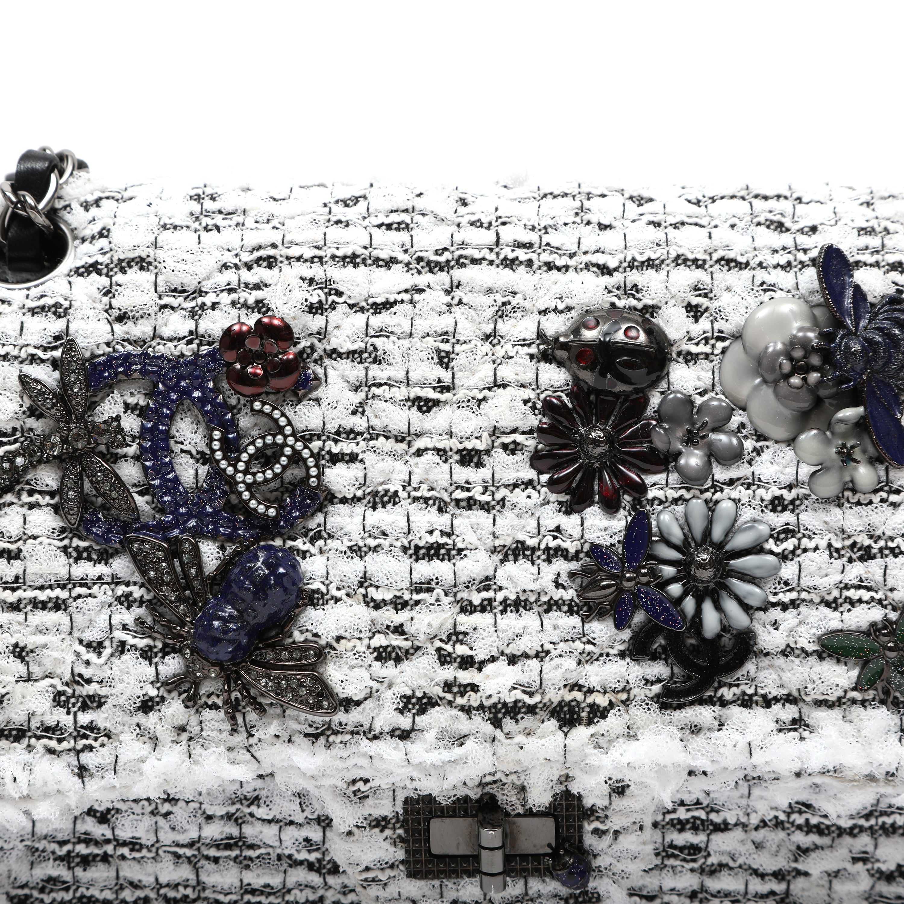 Chanel 2.55 Reissue Med White Black Tweed Garden Charms