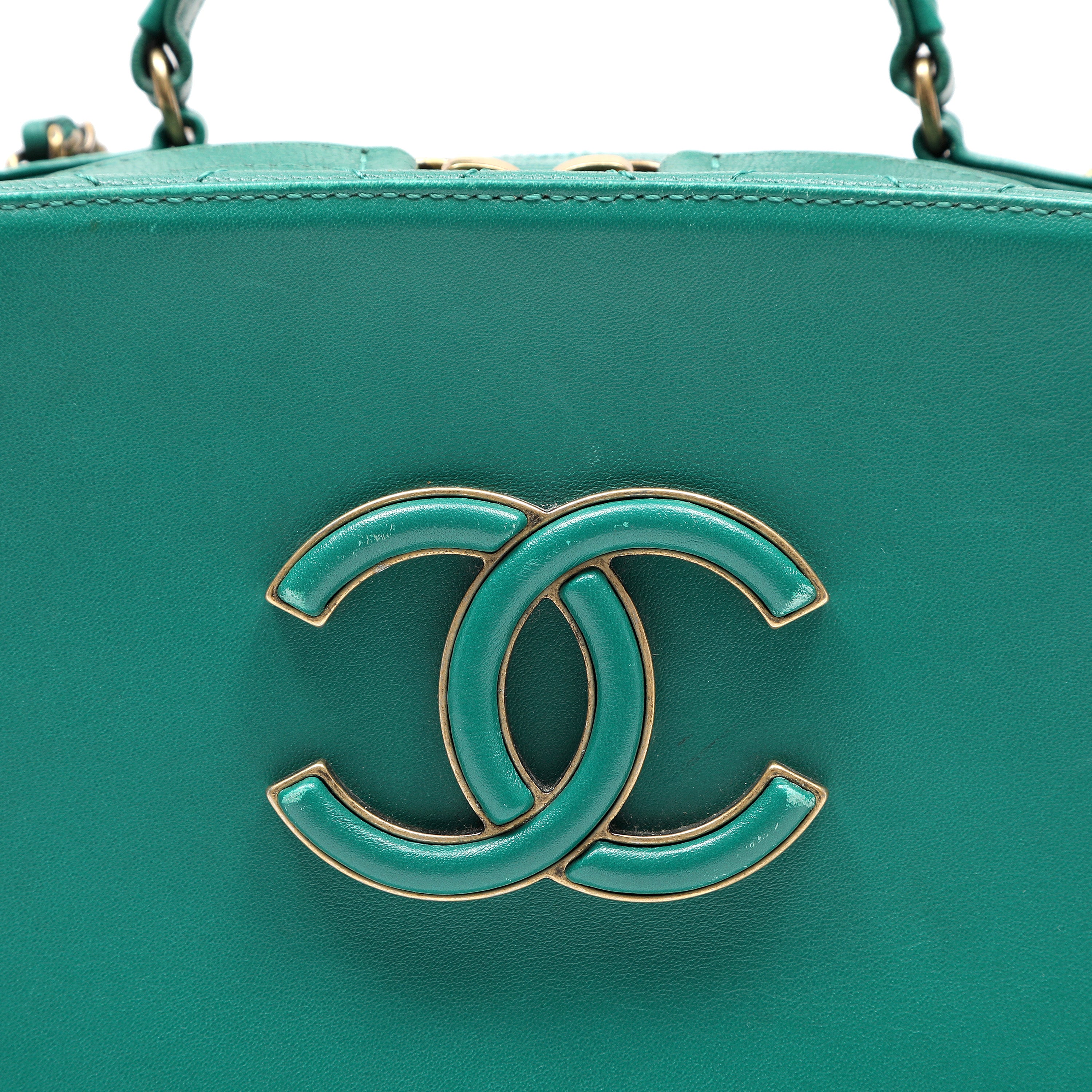 Chanel Coco Curve Vanity Case Green Lambskin