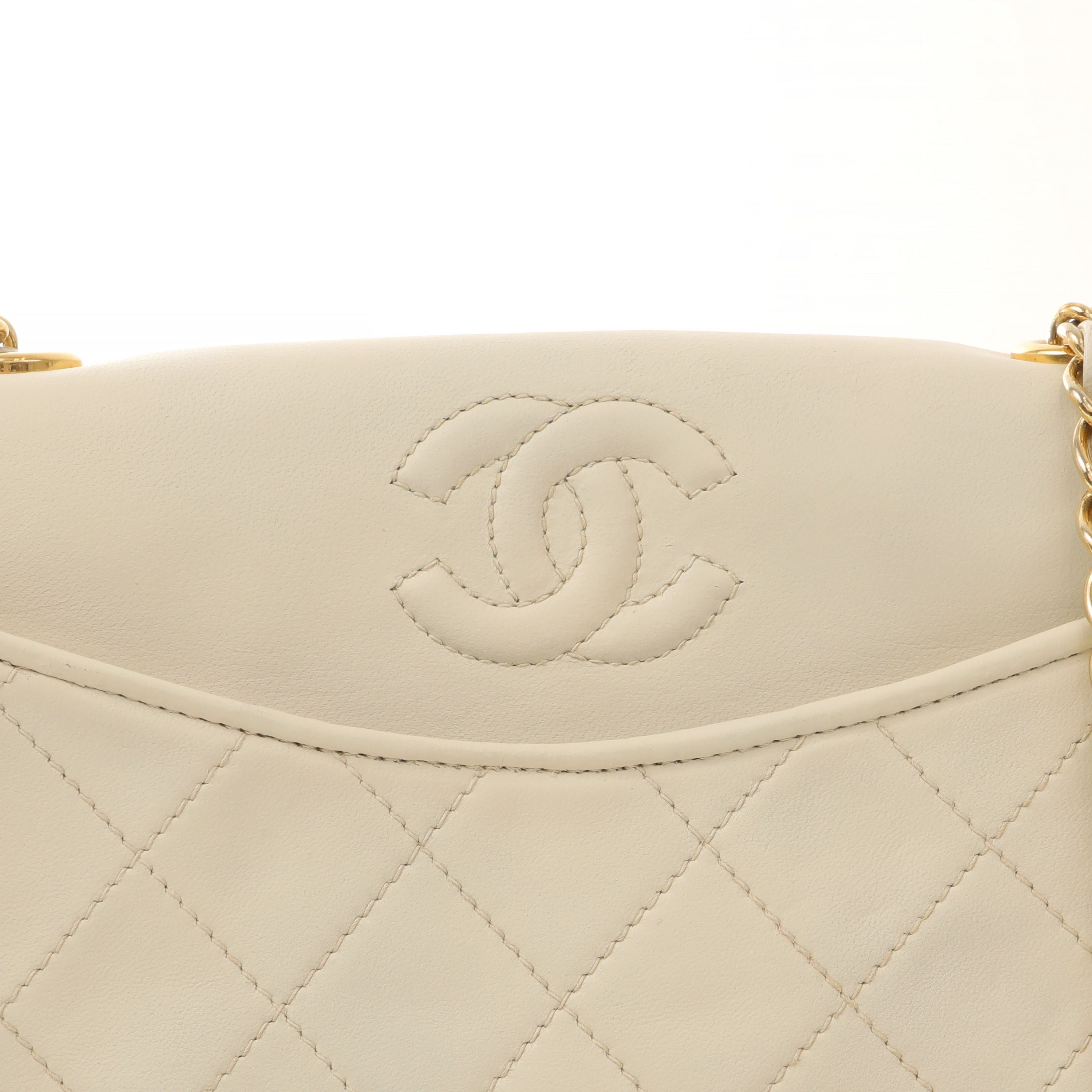 Chanel Vintage Ivory Lambskin Crossbody w/ Gold Hardware