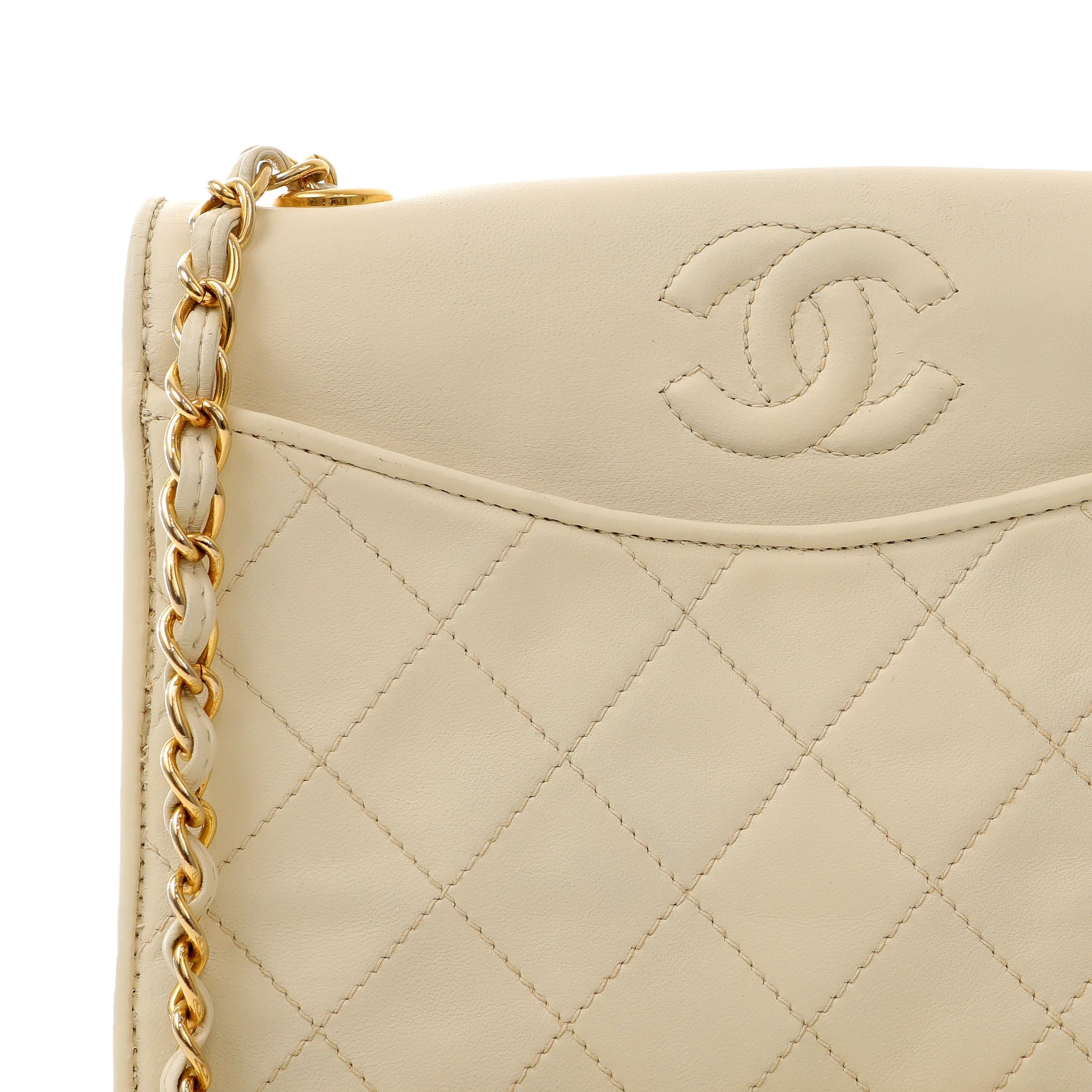 Chanel Vintage Ivory Lambskin Crossbody w/ Gold Hardware