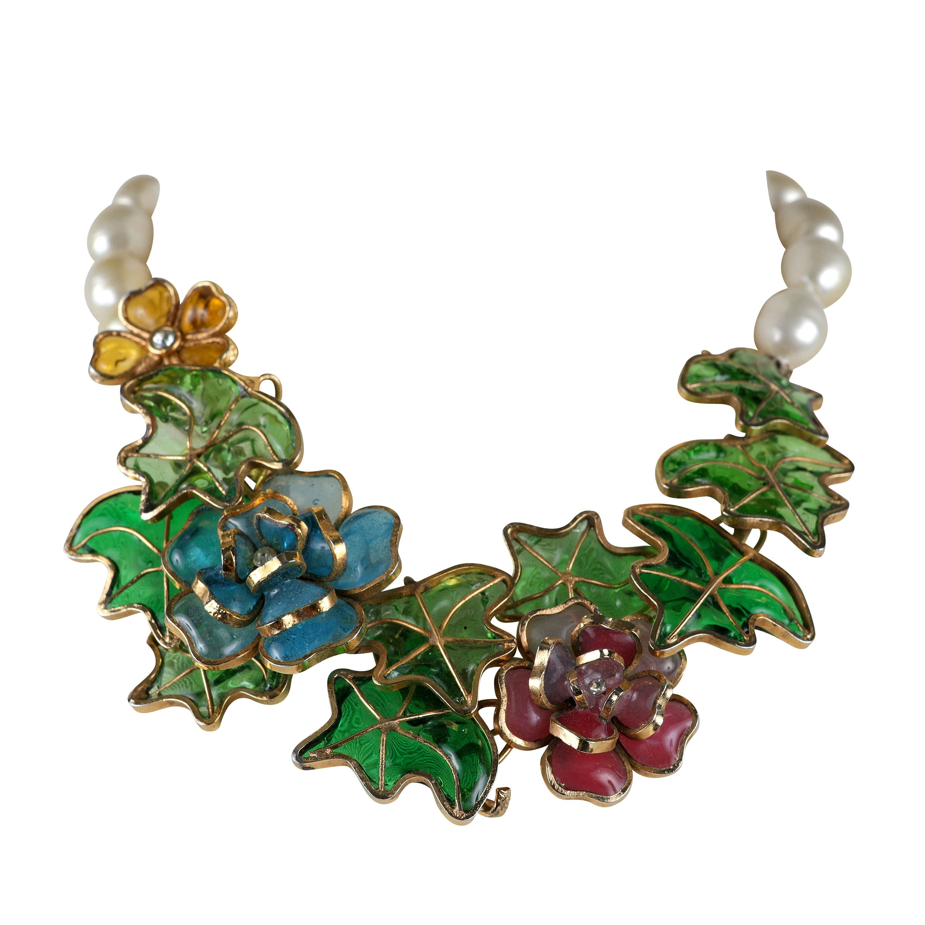 Chanel Vintage Flower & Leaf Gripoix Pearl Choker w/ Gold Hardware