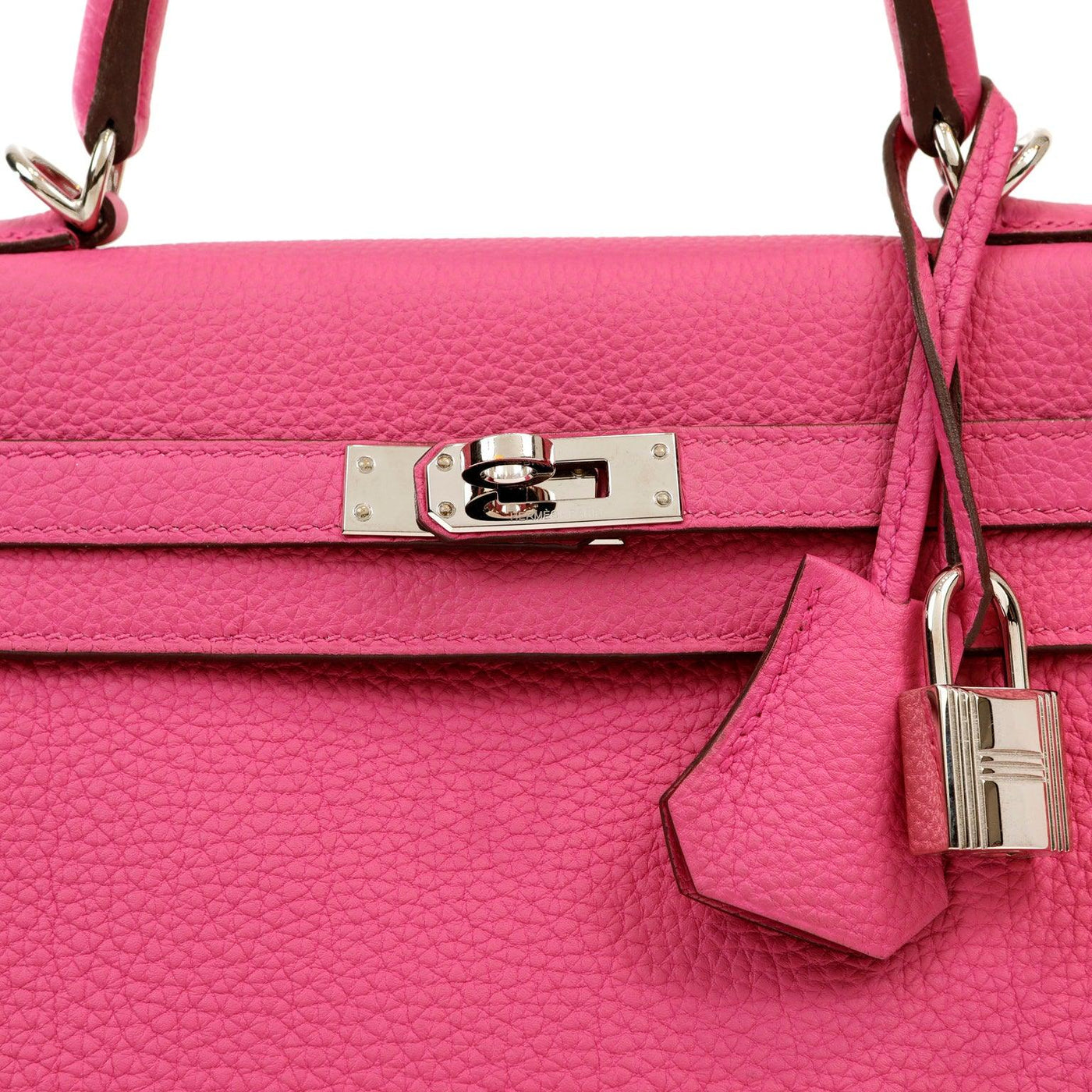 Add a pop of color to your wardrobe with the Hermès 25cm Pink Magnolia Togo  Kelly handbag – Only Authentics