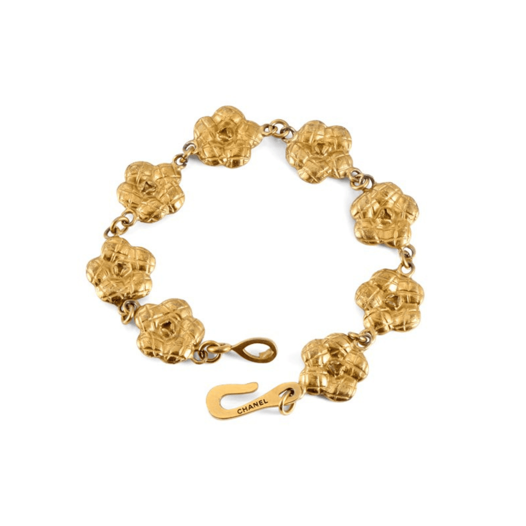 希少✨CHANEL Logo Camellia Rubber Bracelet Explore a Chanel Black Enamel and Pearl Camellia Flower